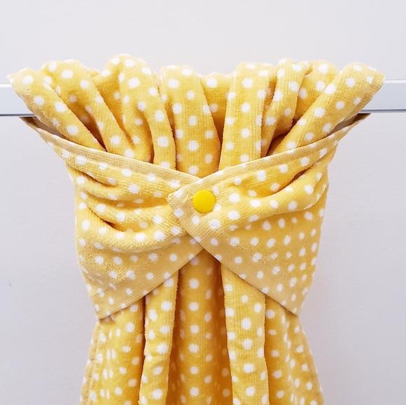 #0994-A NEW! Yellow & white Pioneer Woman Hang'N'Snap+YELLOW PLASTIC SNAP - Picture 2 of 6